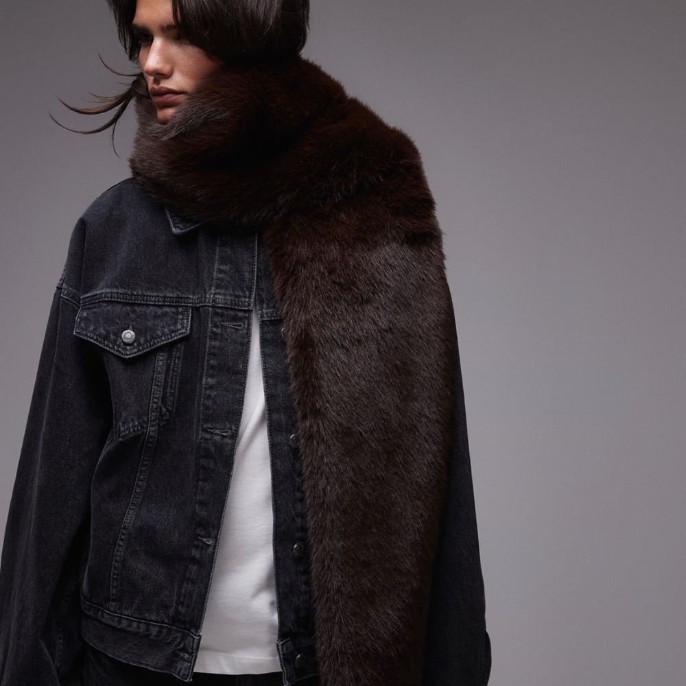 Stylish Brown Fur Scarf - Picture 2 of 5